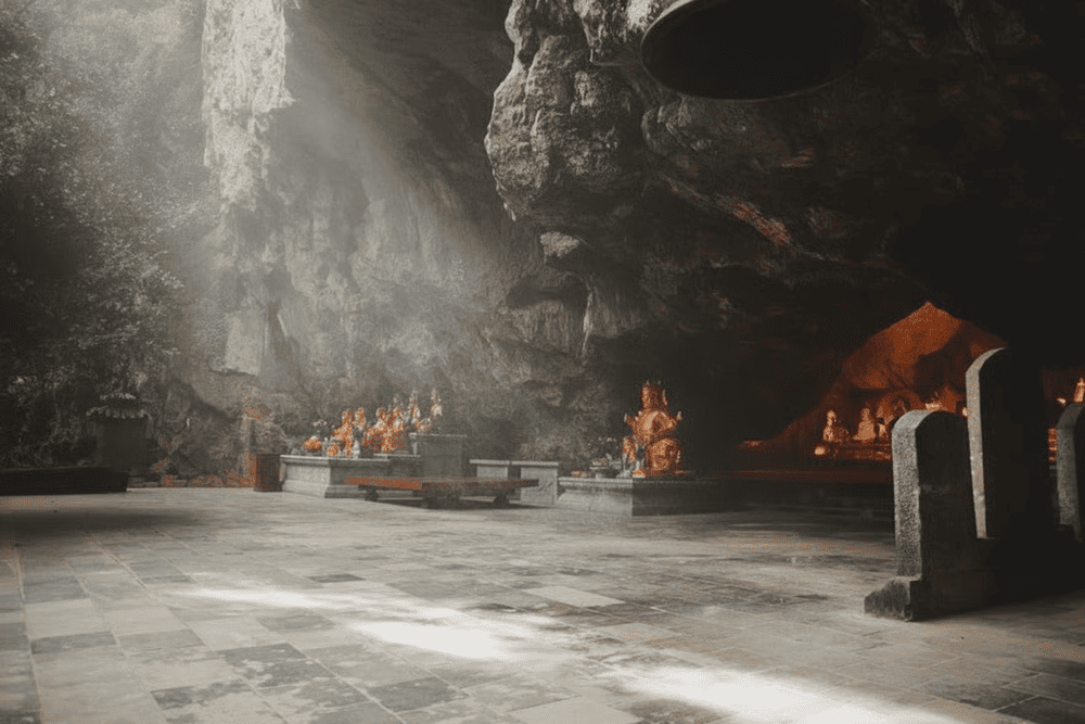 Walking through its ancient gate and along the quiet stone paths, visitors can still feel the echoes of history lingering in the air